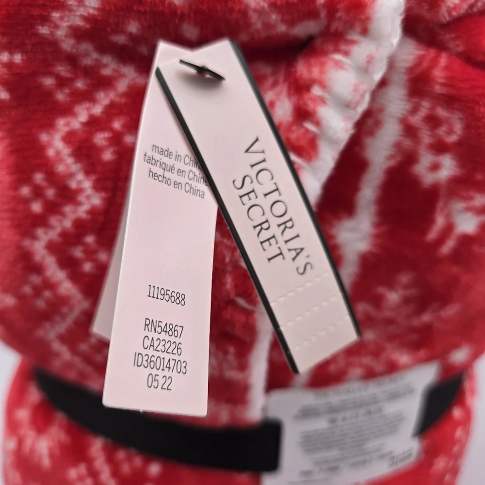 Victoria’s Secret Winter Sherpa Blanket